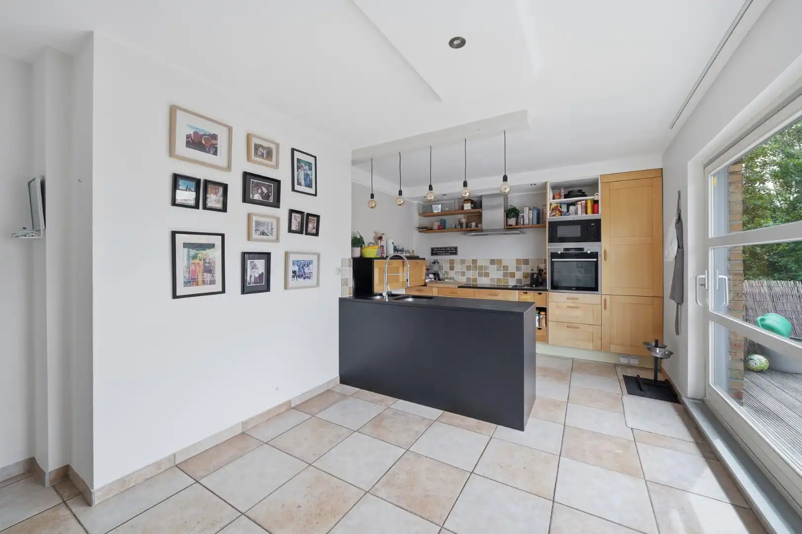 Duplex-appartement van 165 m² met garage, carport en zonnig terras in de Vicognewijk foto 9