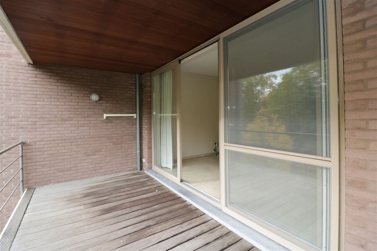 Appartement met 2 slpk., autostaanplaats en terras in centrum Aarschot foto 7