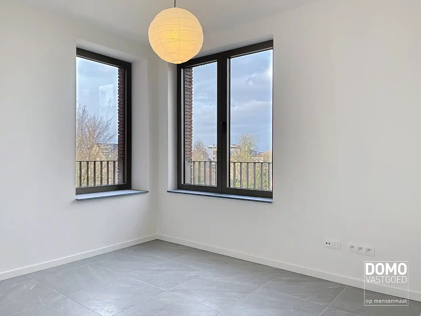 PRACHTIG APPARTEMENT MET ZONNIG TERRAS, 2 SLAAPKAMERS EN GARAGEBOX TE HUUR IN HET CENTRUM VAN HASSELT foto 10