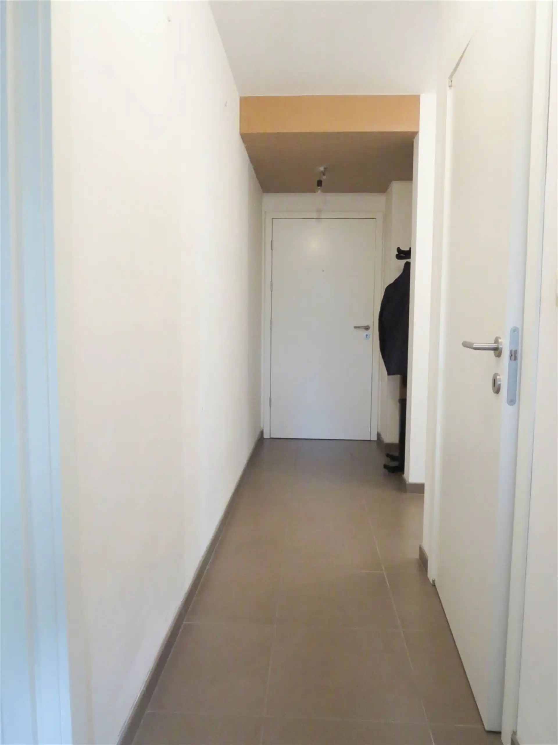 Aan de stadsrand gelegen gelijkvloers appartement foto 2