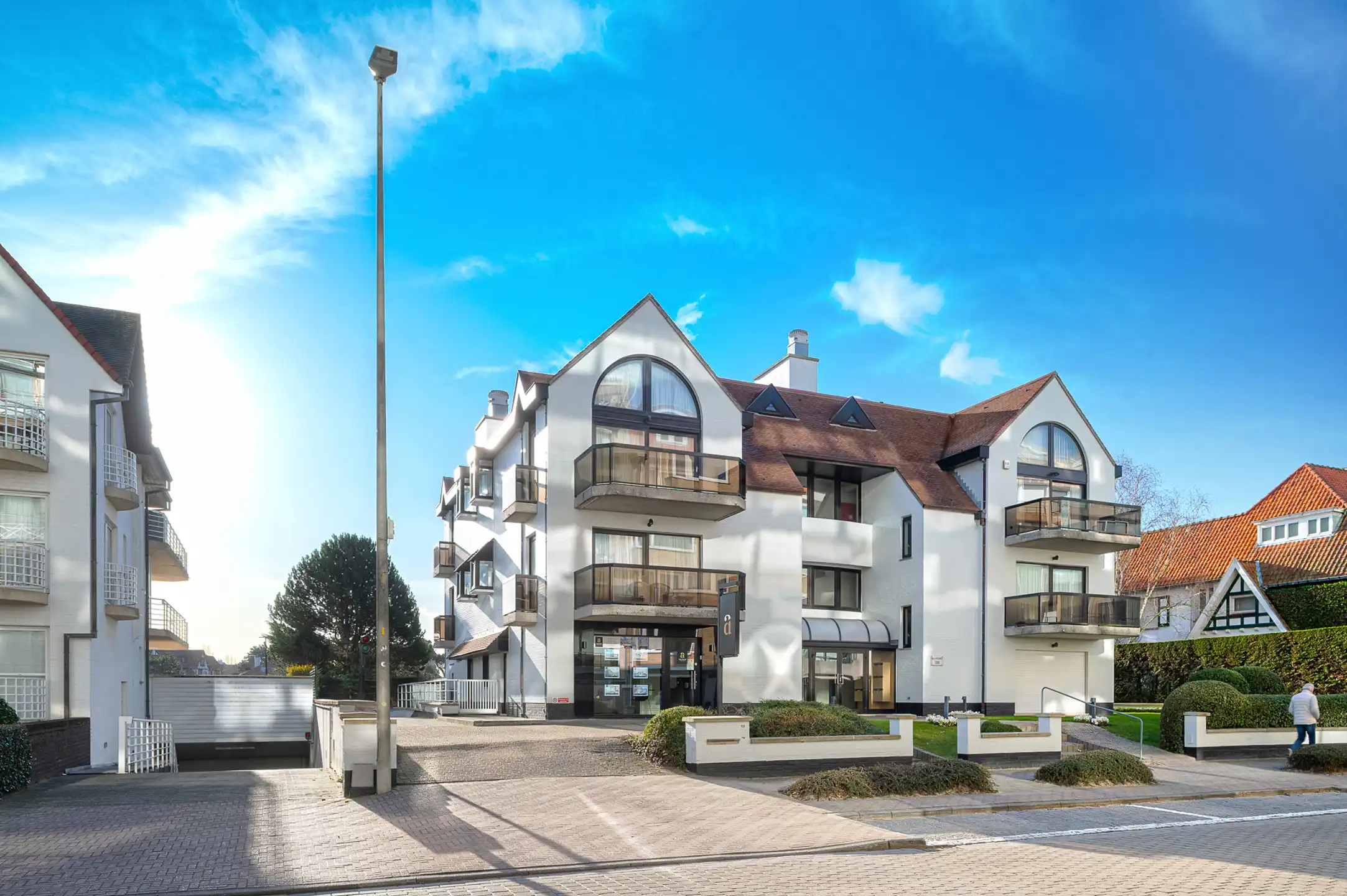 Uitstekend gelegen commercieel handelspand op de Kustlaan.. foto 2