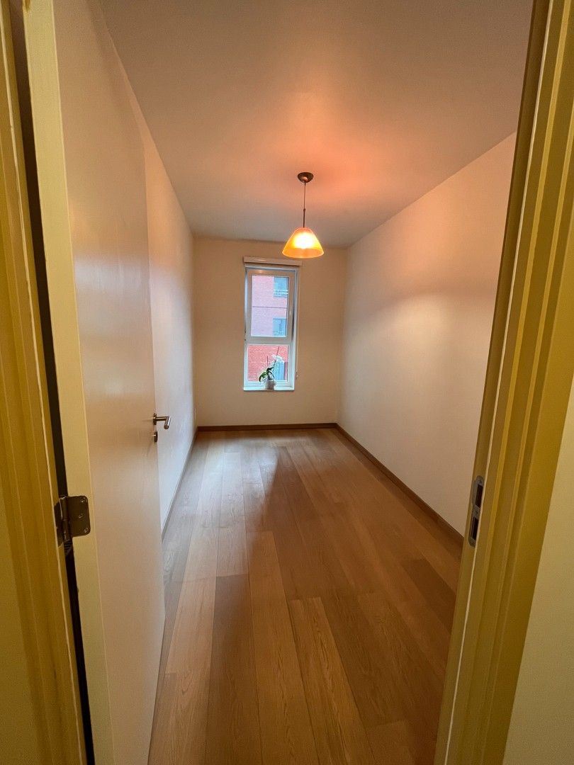 Zeer aangenaam 2-slaapkamerappartement met ruim terras en open zicht te Dok Noord foto 9