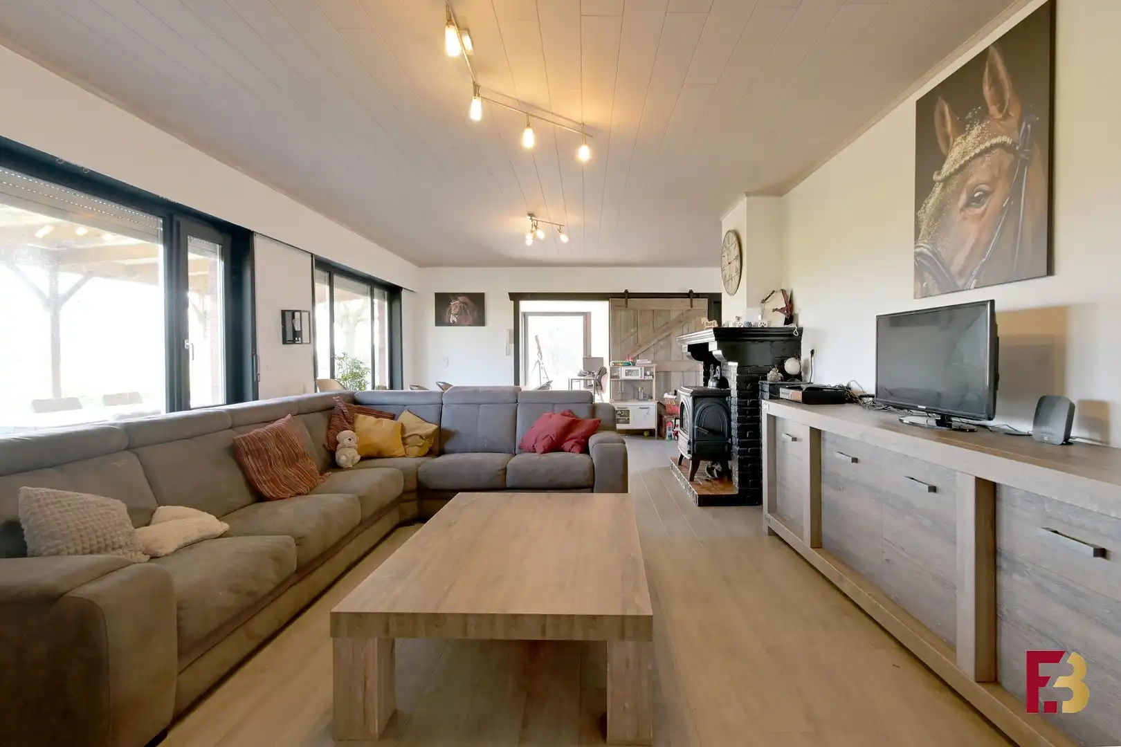 Woning met stallen op circa 1,9ha in het groene Lokeren foto 3