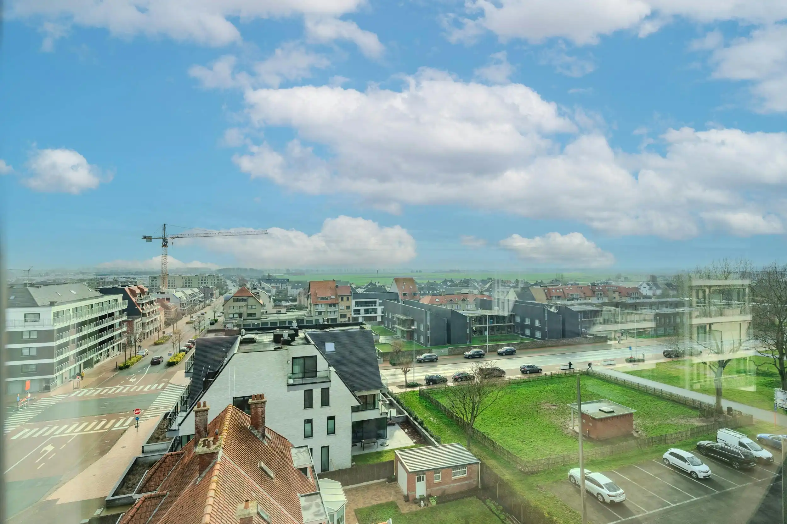 Zonnige hoekstudio met terras en open zicht ! foto 14