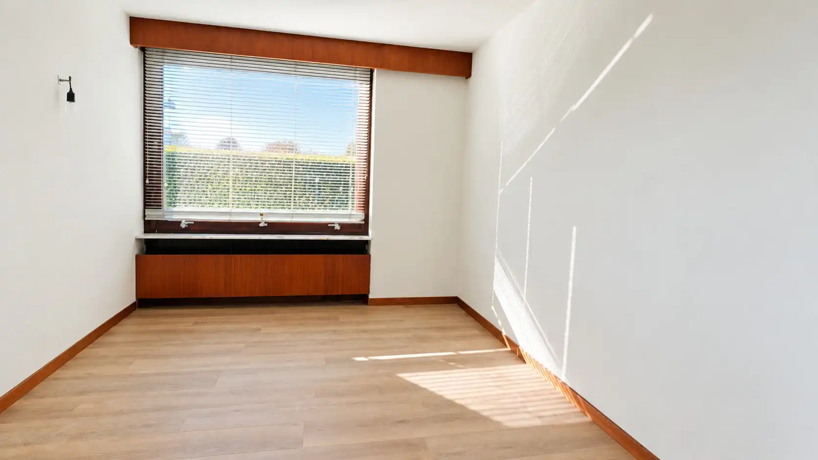 Ruime vrijstaande woning met prachtige tuin, zonnig terras en inpandige garage te Waasmunsterse Steenweg – Sint-Niklaas, richting Waasmunster foto 8