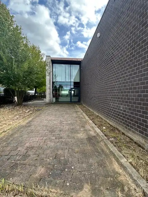 MULTI FUNCTIONEEL BEDRIJFSPAND MET KANTOREN EN APPARTEMENT foto 6