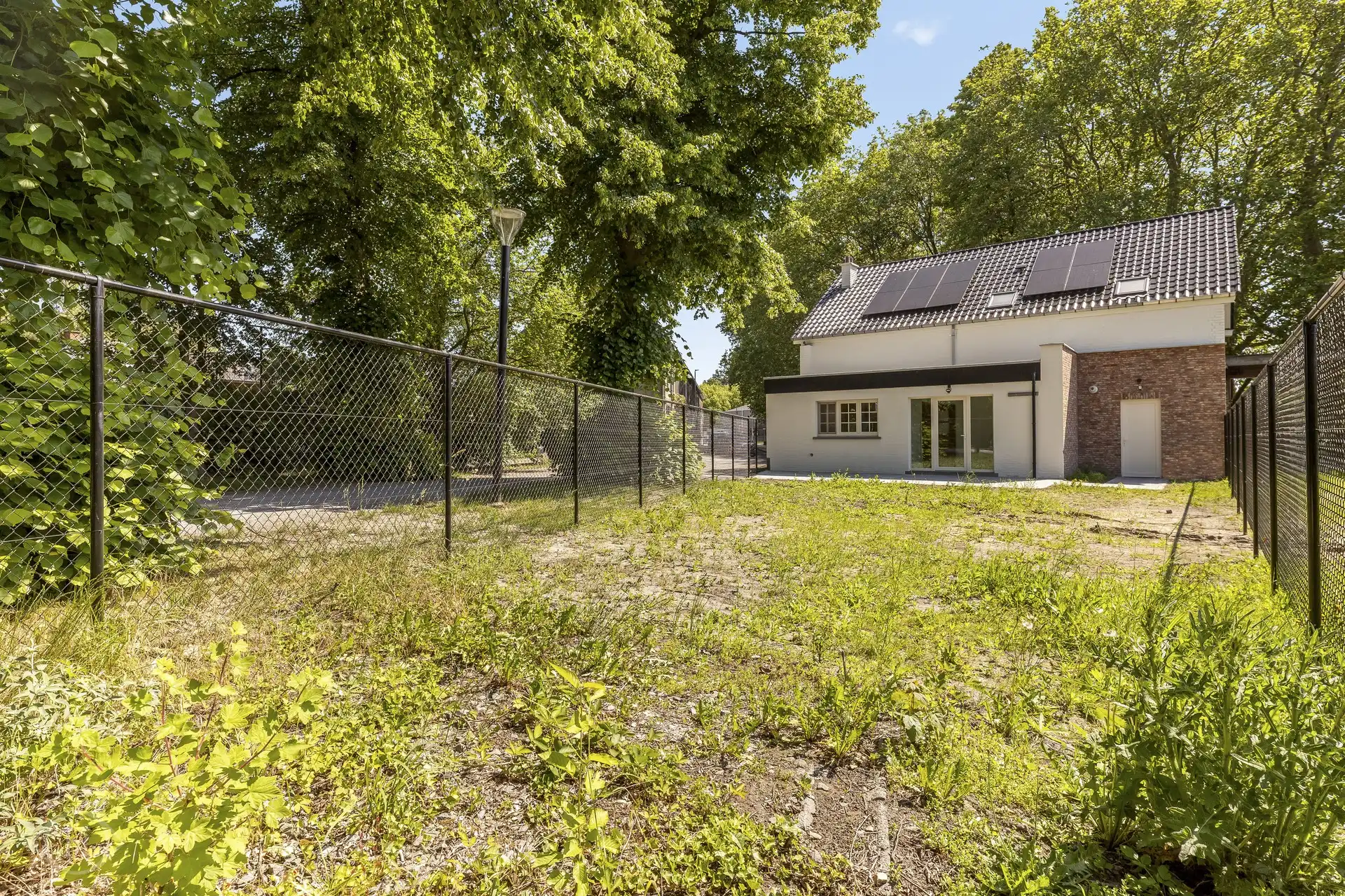 Karaktervolle gerenoveerde woning met 4 slaapkamers foto 18
