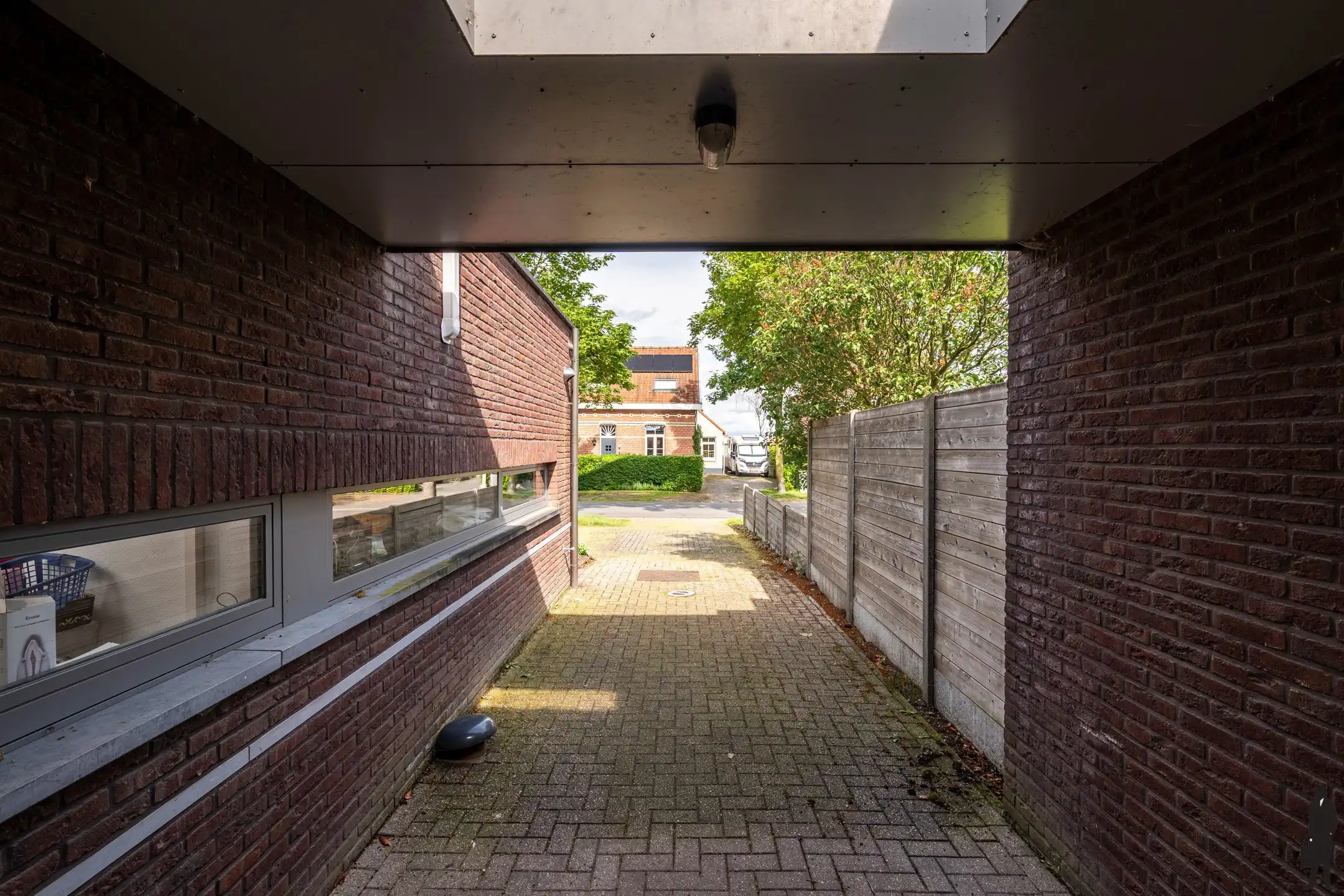 Vrijstaande, ruime gezinswoning met 5-7 slpk. en/of mogelijkheden tot kantoor - beroep aan huis foto 33