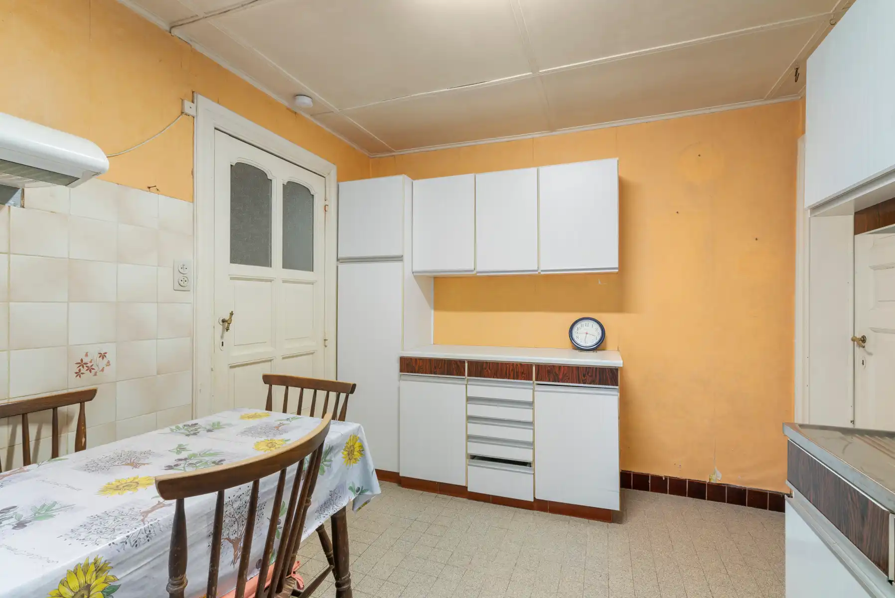 Te renoveren halfopen bebouwing op rustige locatie foto 7