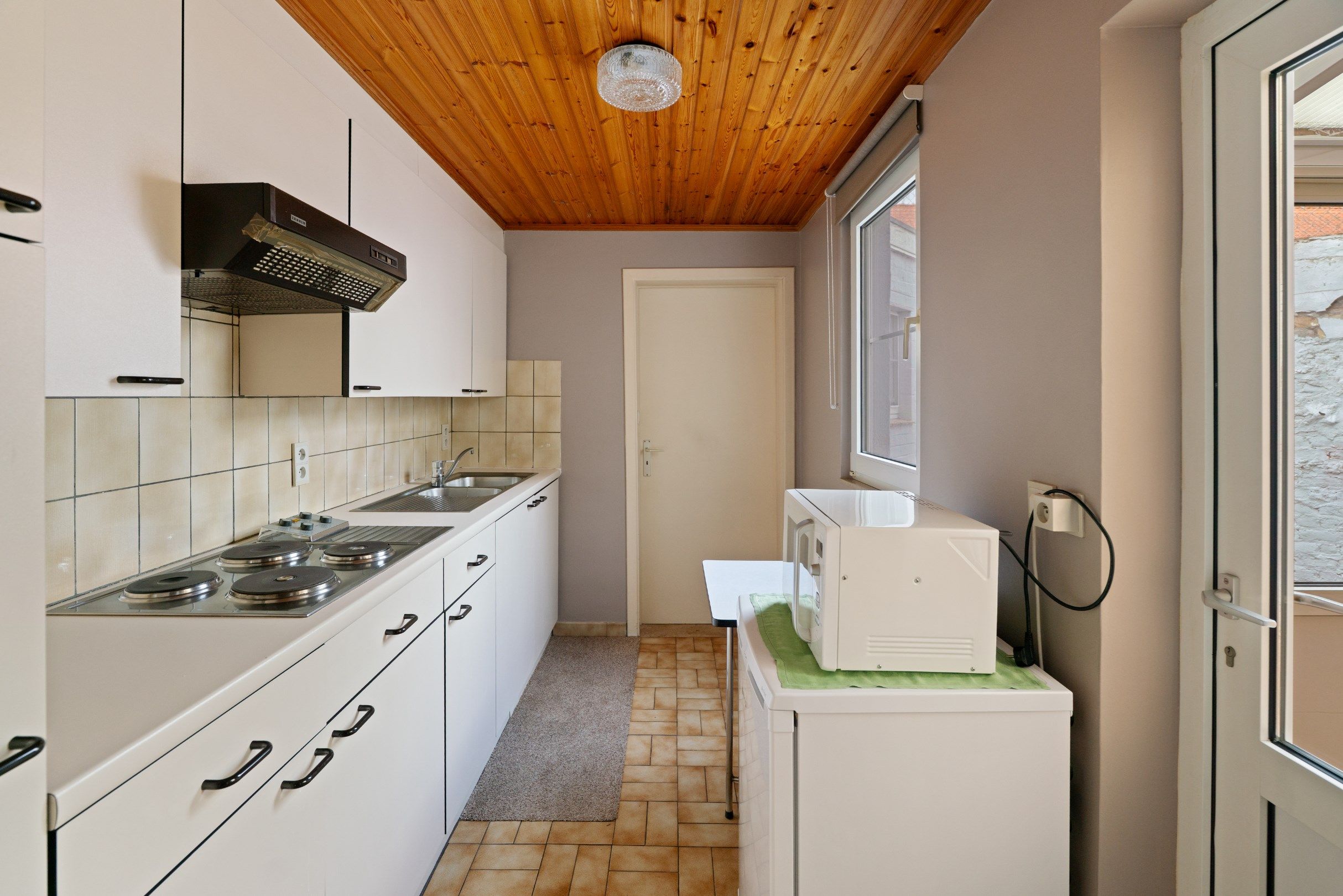 Te renoveren huis met vier grote kamers te Westkapelle foto 5