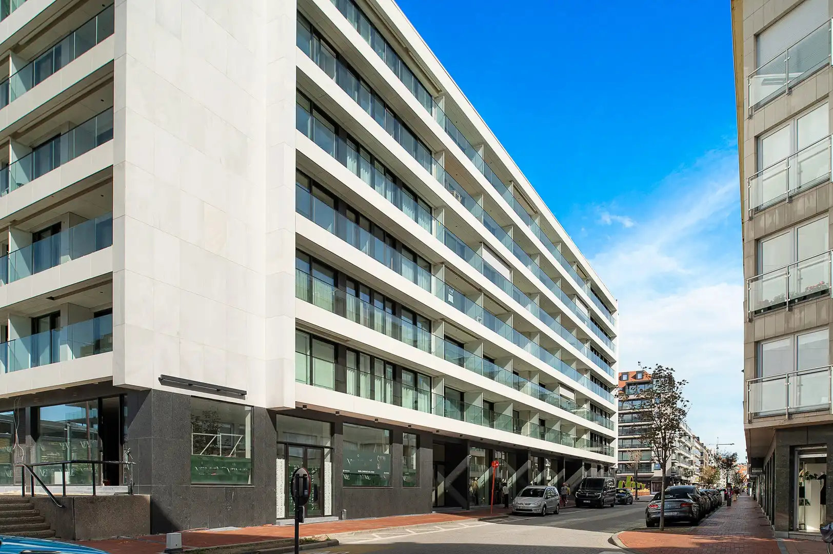 Luxueus éénslaapkamer appartement op toplocatie te Zoute. foto 10