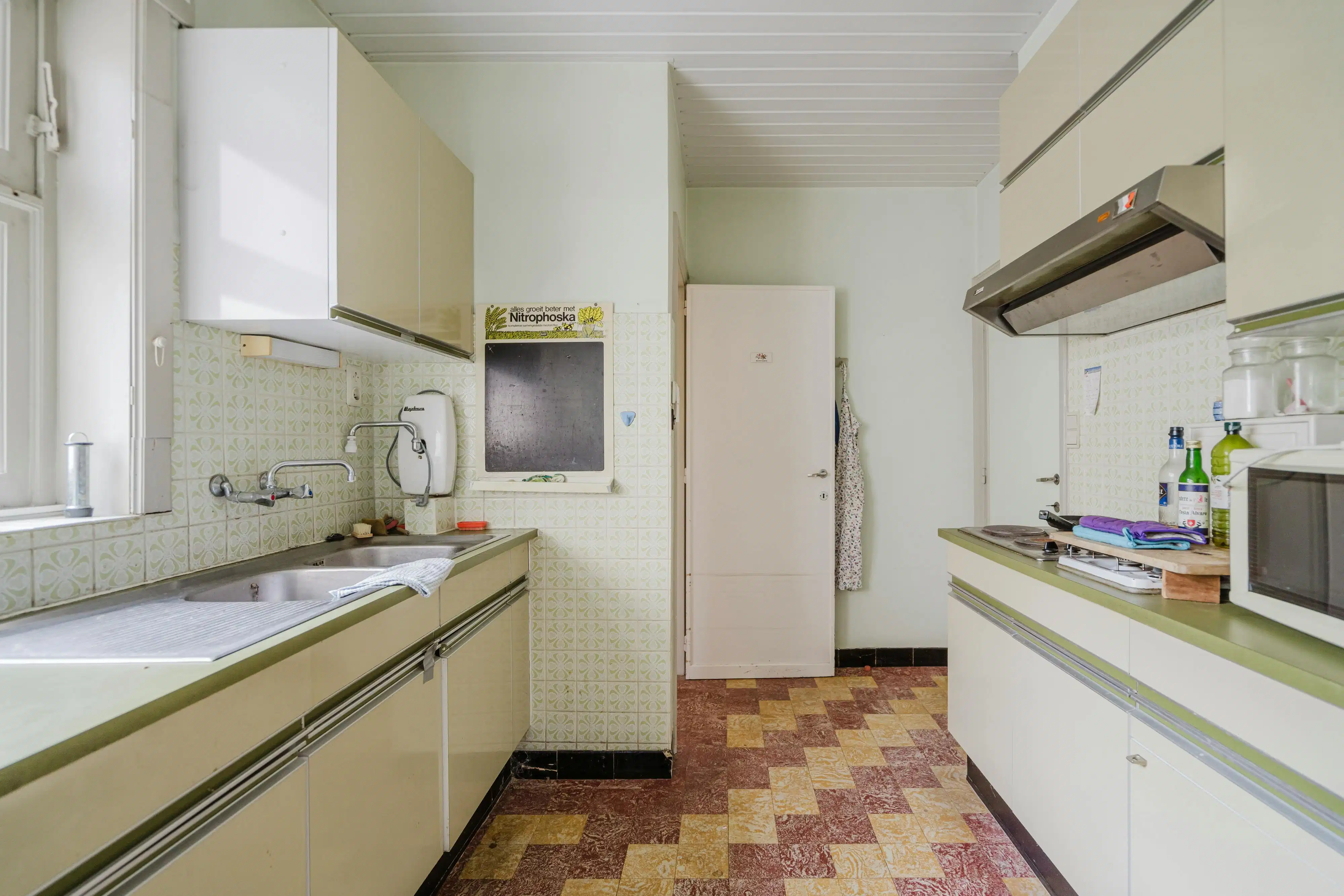 Karaktervolle woning met 4 slaapkamers te koop in Bissegem! foto 8