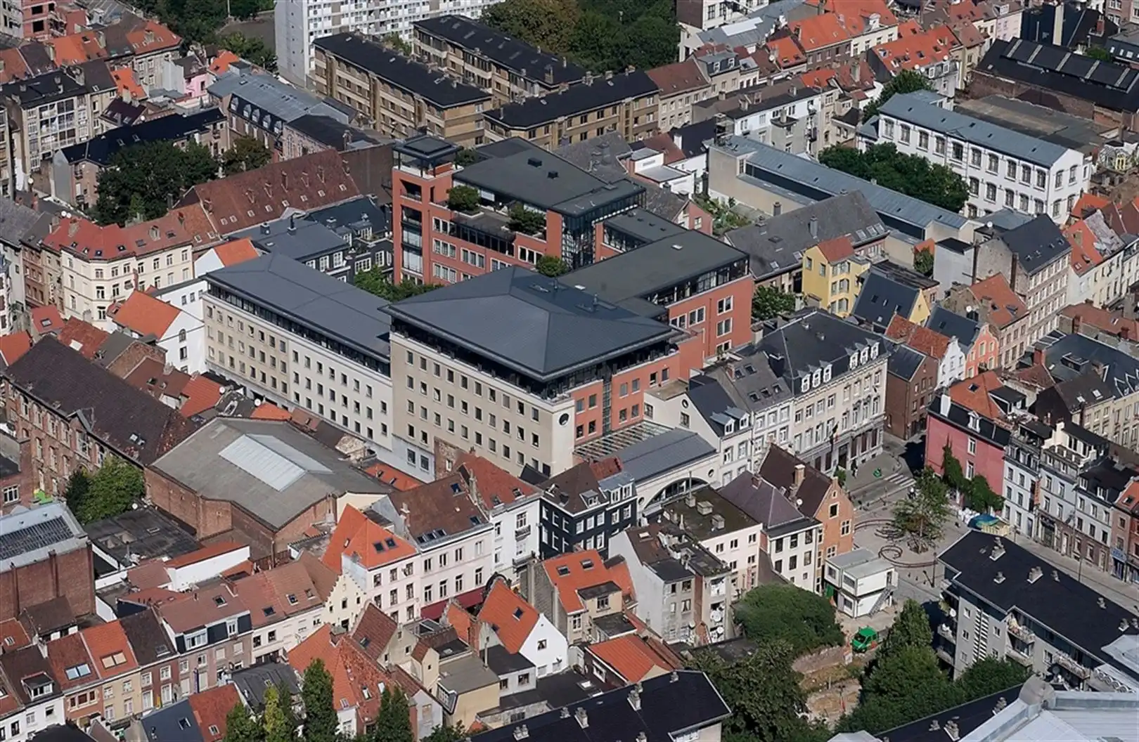 ESPACE JACQMOTTE: 1.580m² foto 2