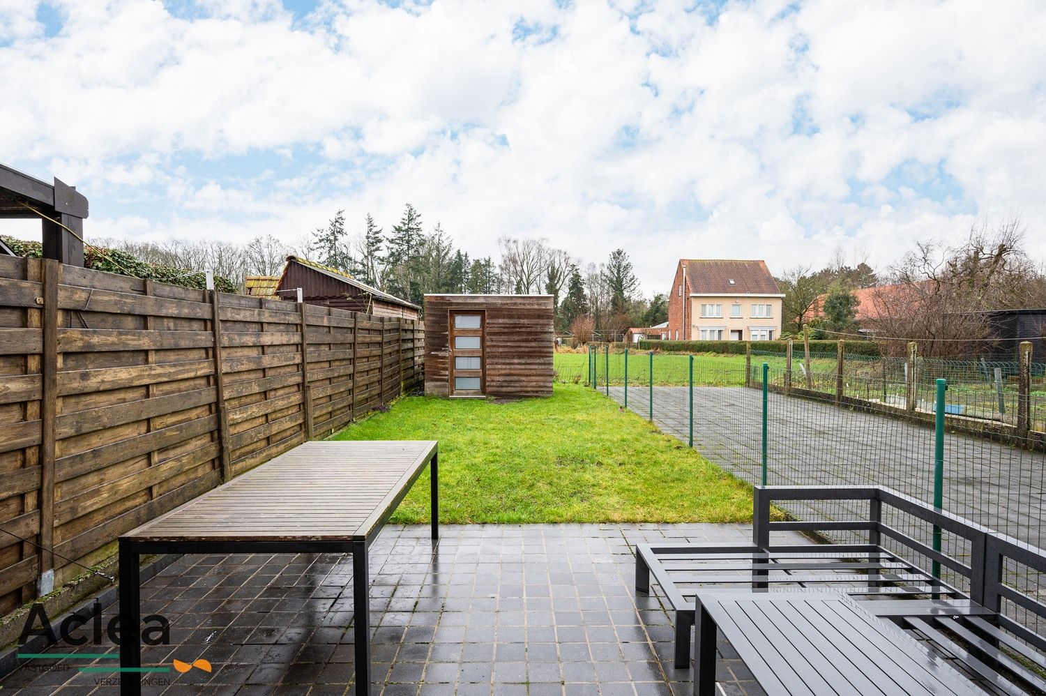 Instapklare starterswoning met tuin en garage in Eeklo foto 27