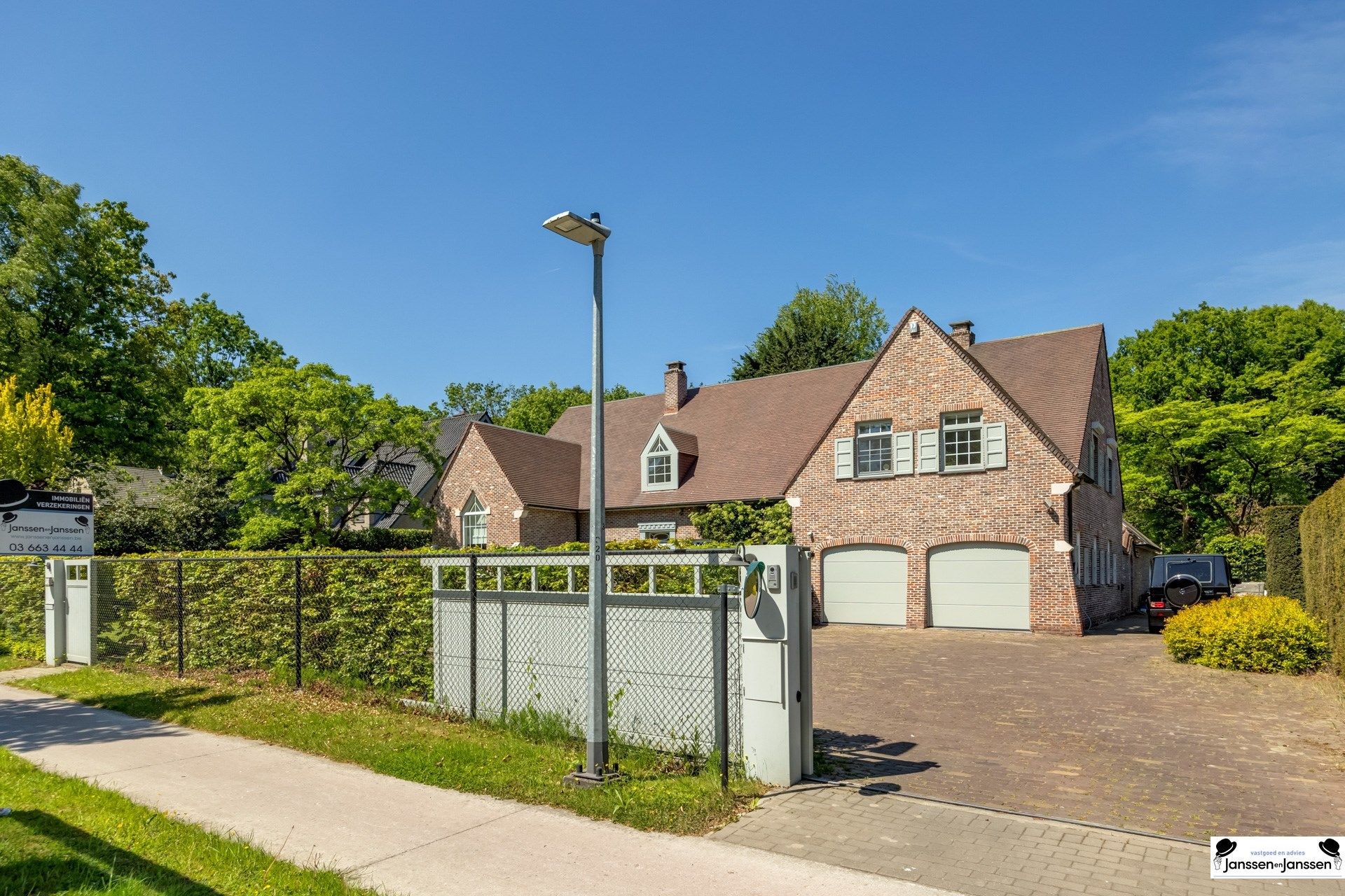 Exclusieve villa met zwembad en kantoorruimte foto 2