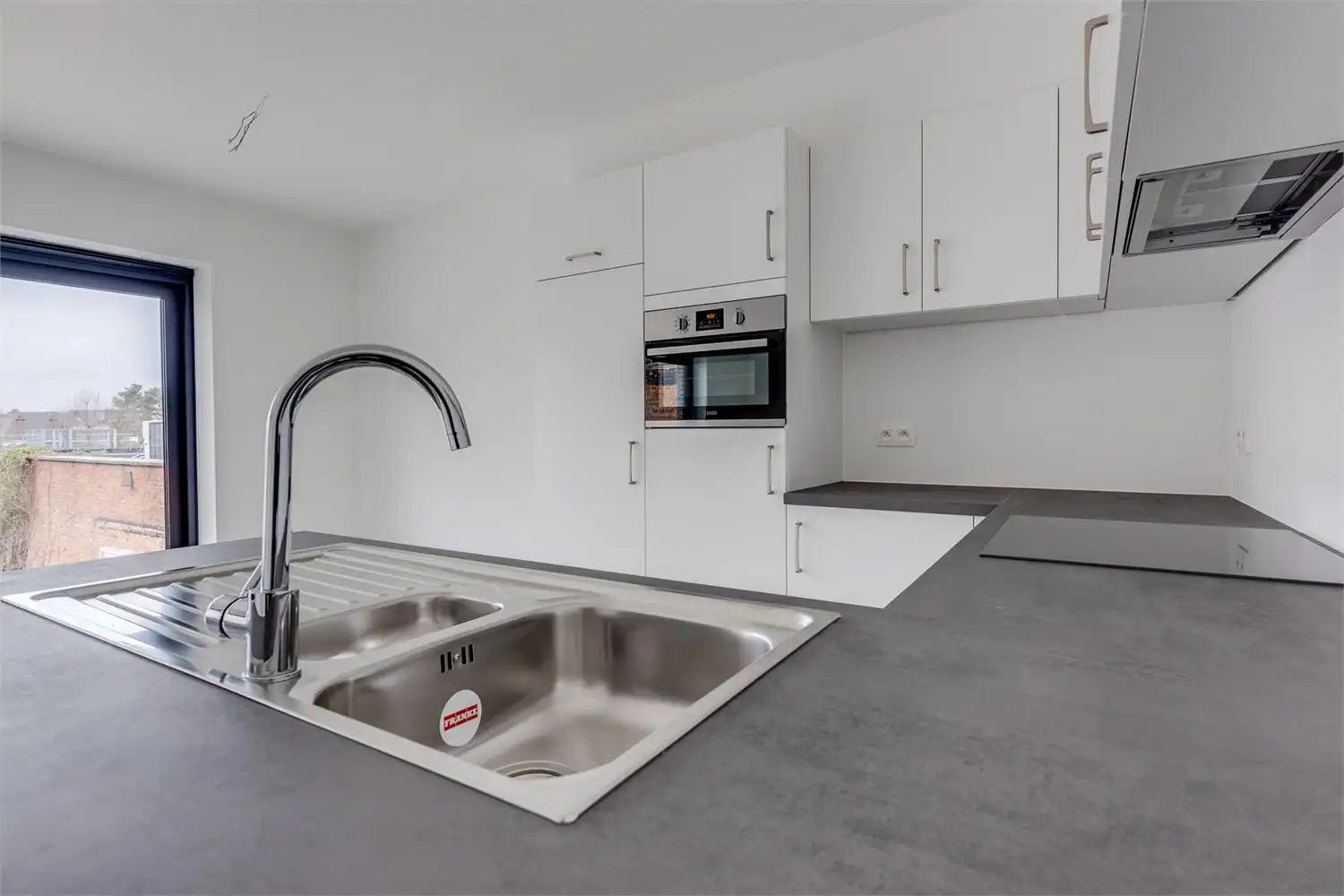 Recent appartement met 2 slpkrs en terras in hartje Putte foto 5