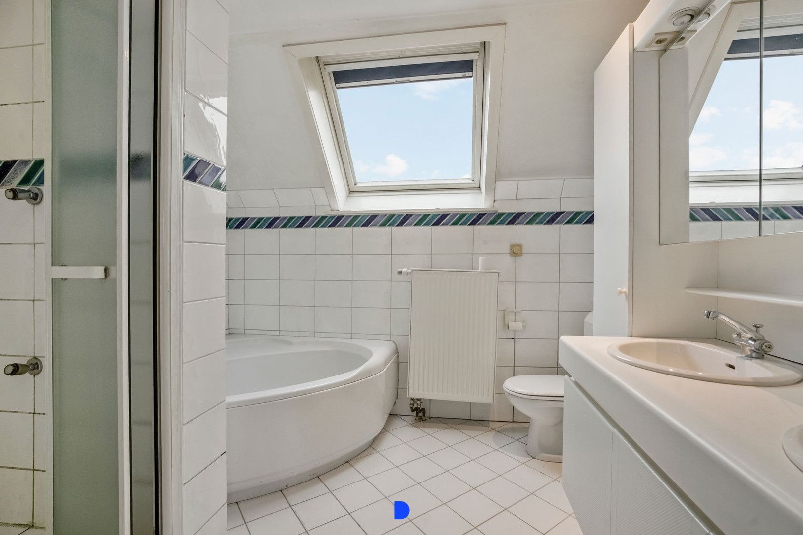 Handelspand met woonst op commerciële ligging. foto 25