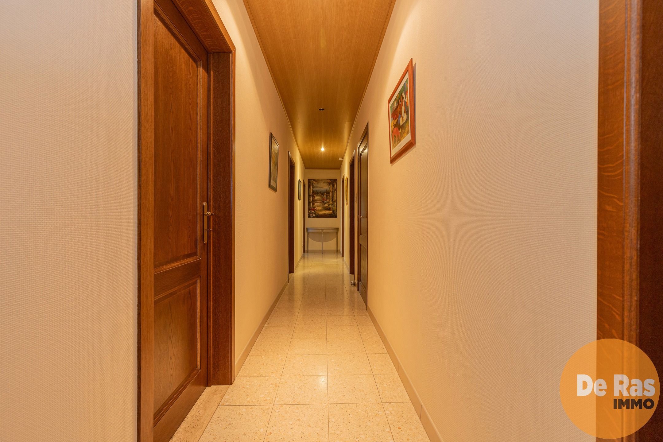 HILLEGEM - Mooie bungalow in rustige woonwijk op toplocatie foto 7