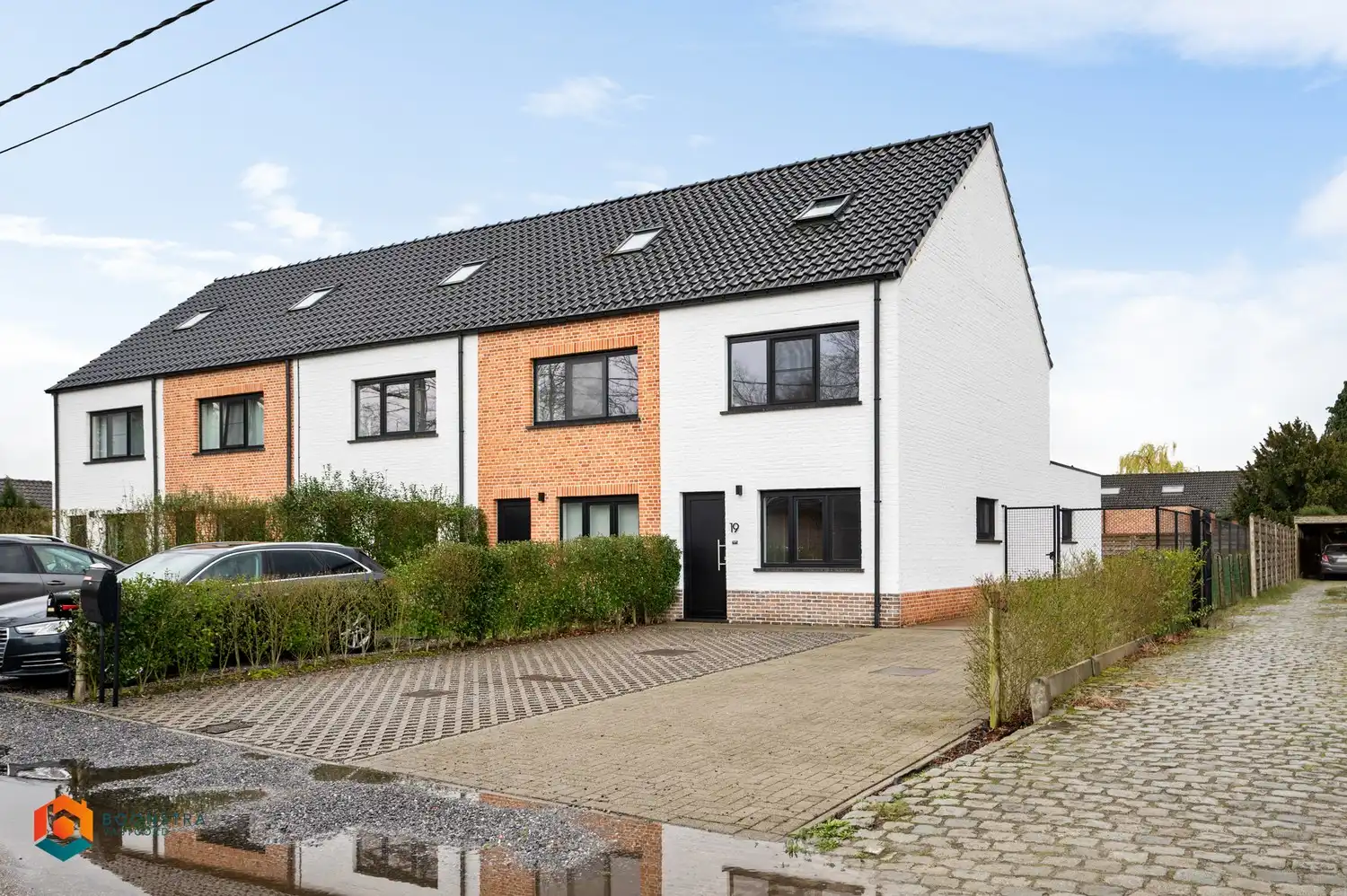 Volledig gerenoveerde woning (2020) met 2 slpkrs te Baal foto {{pictureIndex}}