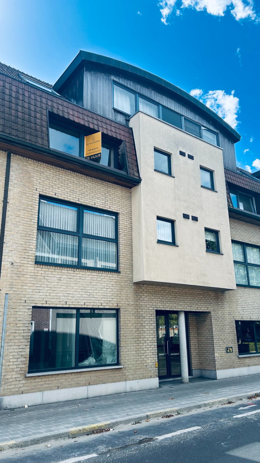 Verzorgd appartement in Deerlijk-centrum met 2 slpks., terras, autostaanplaats & kelderberging foto 2