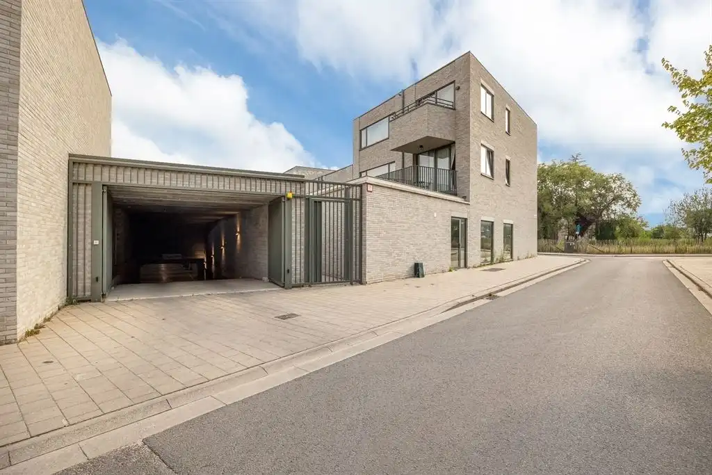 Nieuwbouwwoning onder registratie op toplocatie foto 28