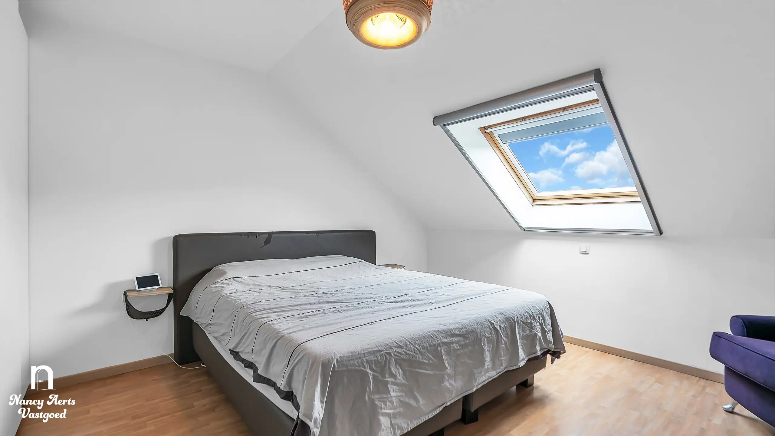 Ruime halfopen gezinswoning met 3 slk in een groene omgeving foto 10