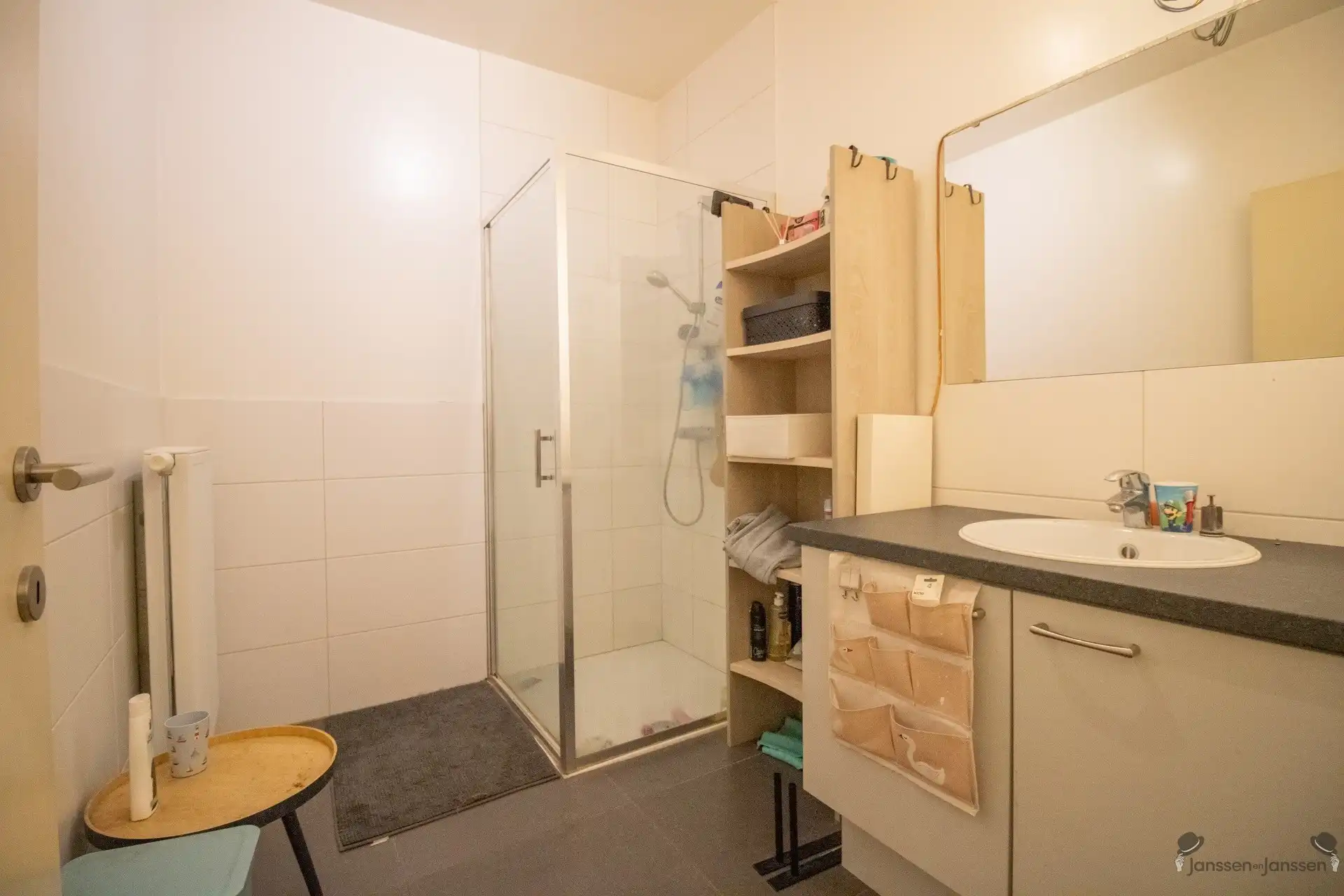 Gelijkvloers appartement van 115 m² met tuintje en garage foto 6