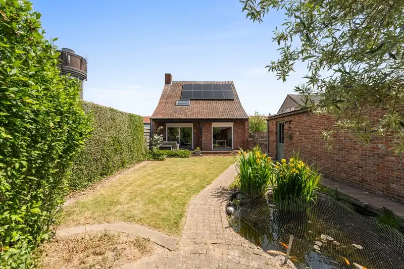 Instapklare gezinswoning met 4 slaapkamers en dubbele garage foto 6