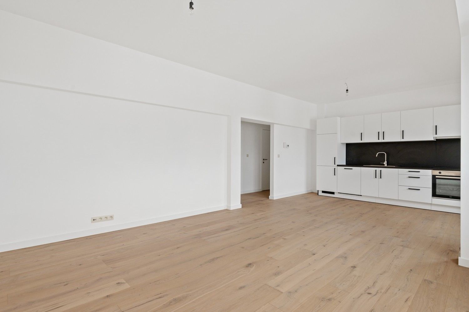 Prachtig gerenoveerd appartement met 2 slaapkamers in rustige straat te koop te Antwerpen foto 4