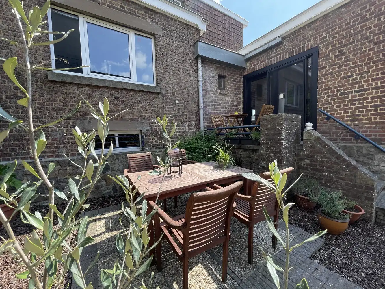 Unieke gerenoveerde woning met 5 slaapkamers en bureau foto 32