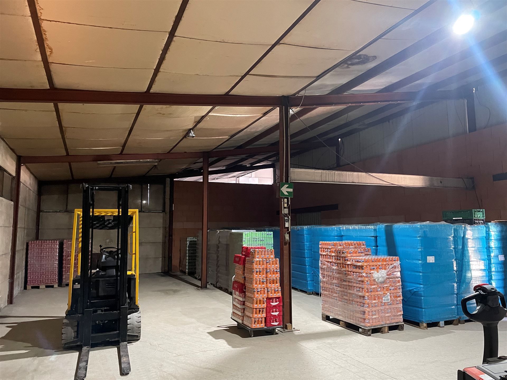 bedrijfsgebouw foto 4