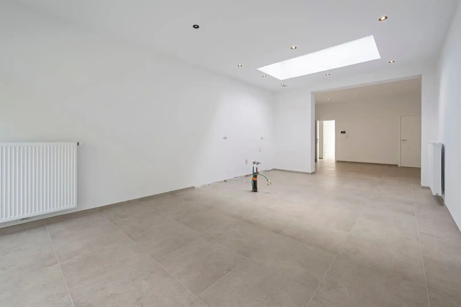 Volledige gerenoveerde woning met 2 slaapkamers foto 4