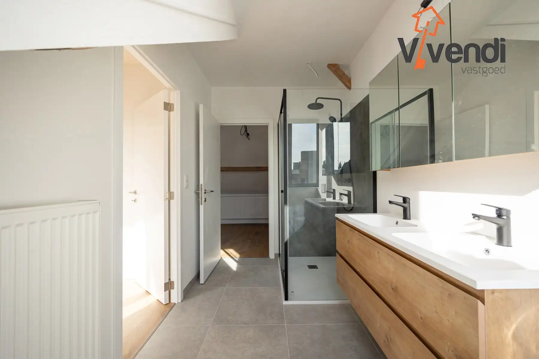 Volledig gerenoveerd opbrengsteigendom te koop. foto 13