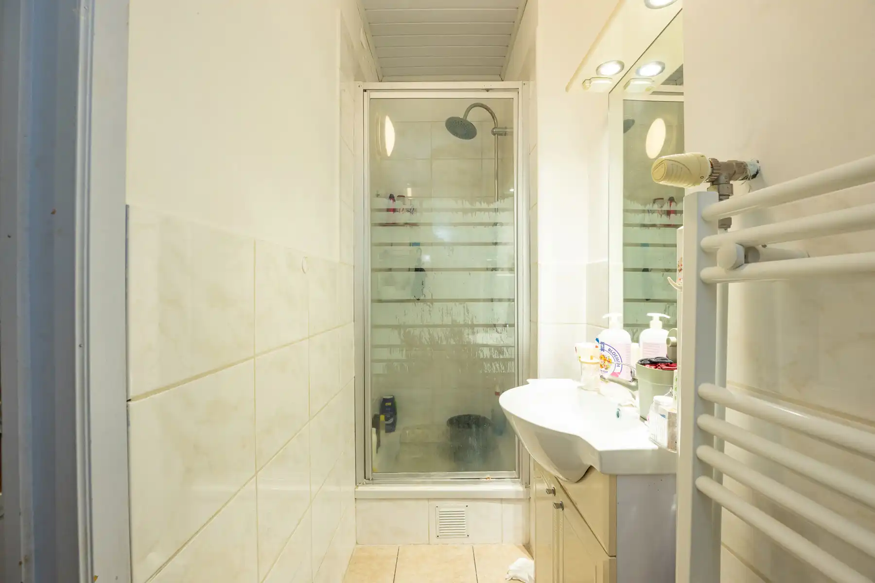 Vergund en gerenoveerd opbrengsteigendom bestaande uit 3 app foto 11