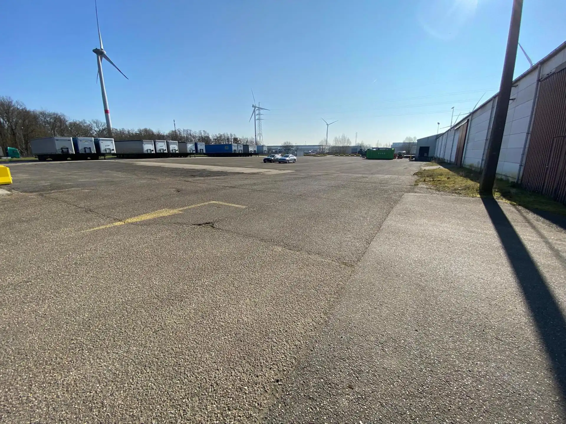 Buiten Terrein te huur 5.000m² tot 18.000m² foto {{pictureIndex}}