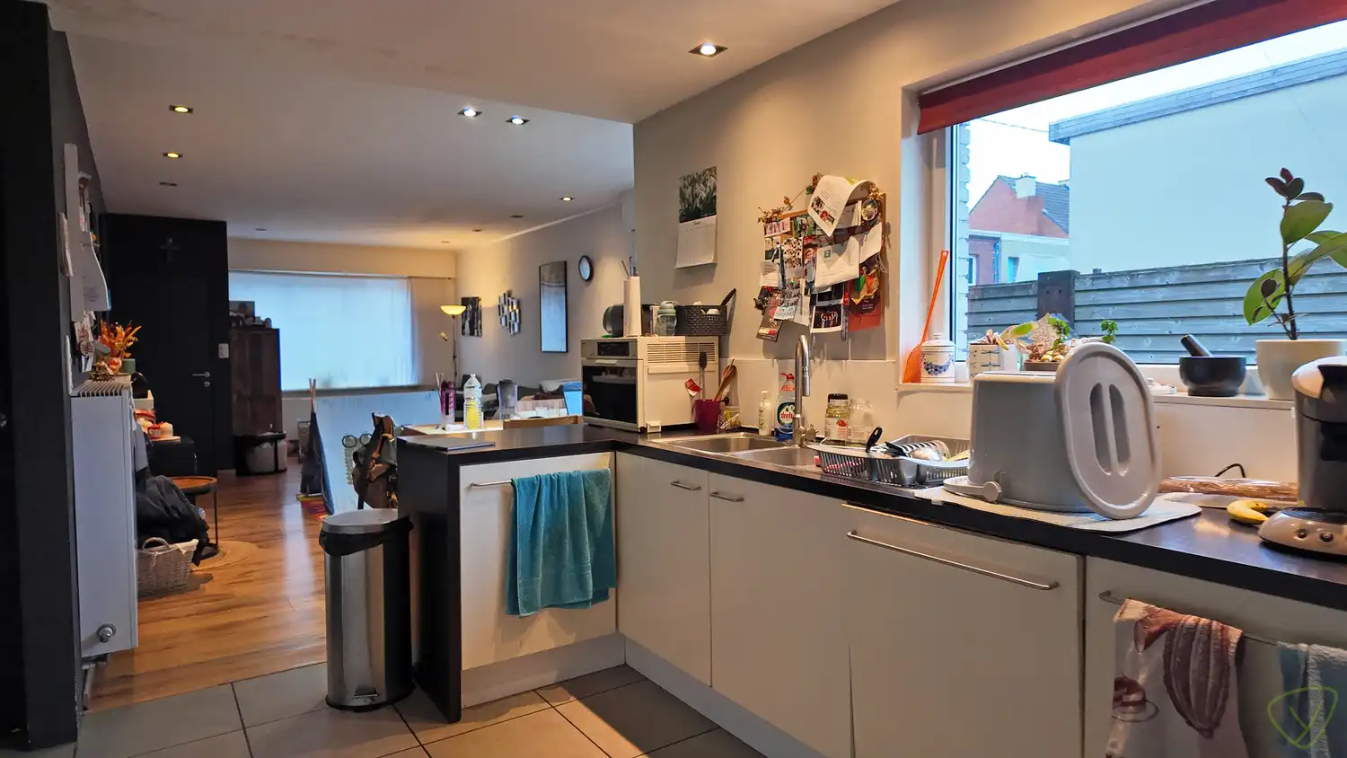 Volledig gerenoveerde woning met carport en tuin in Zelzate! foto 5