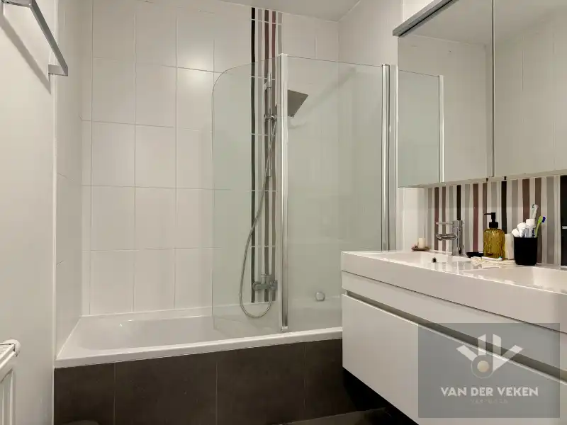 GEZELLIG 2-SLPK APPARTEMENT OP EEN TOP LOCATIE! foto 7