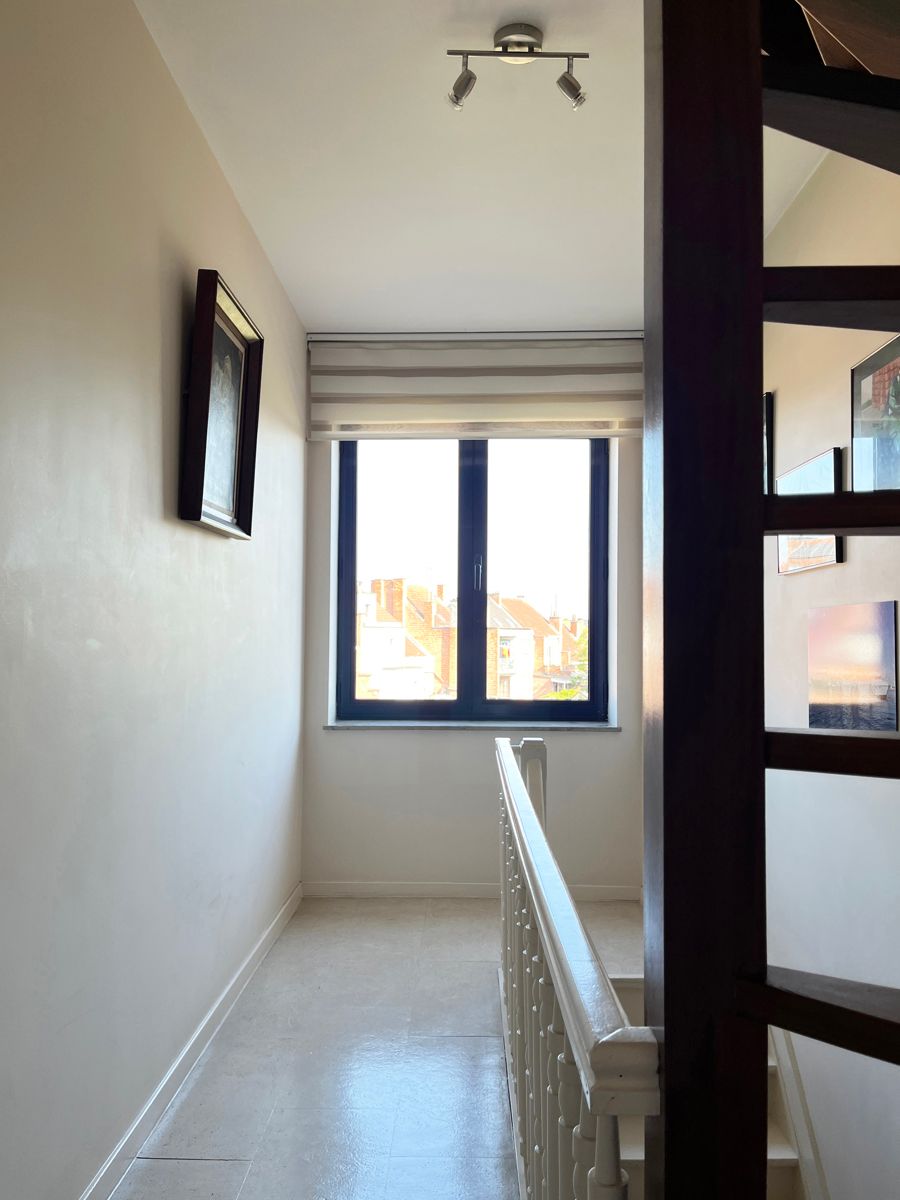 grote woning met mooie tuin foto 19