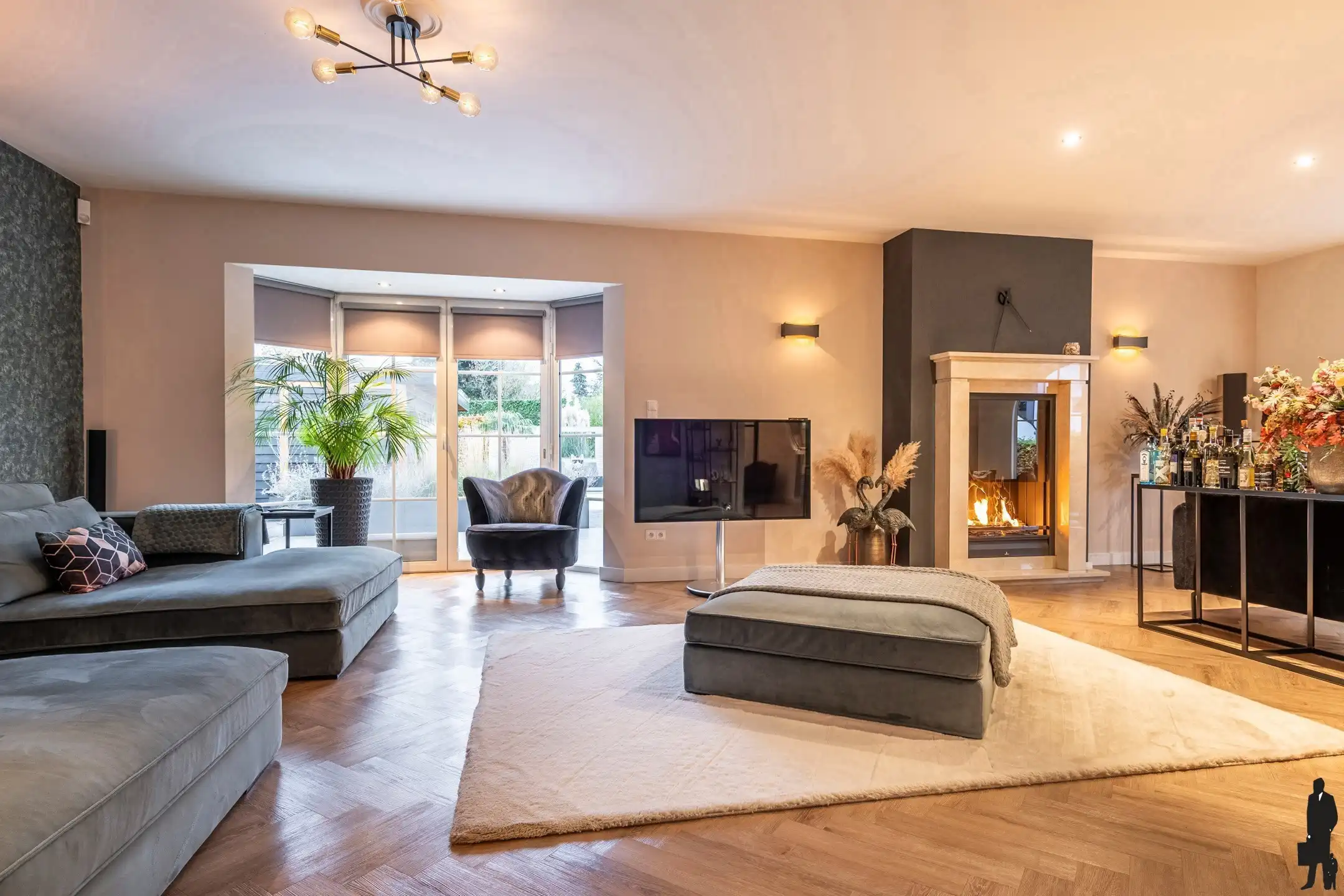 Unieke praktijkruimte met ruime villa, buitenzwembad in grensstreek foto 17