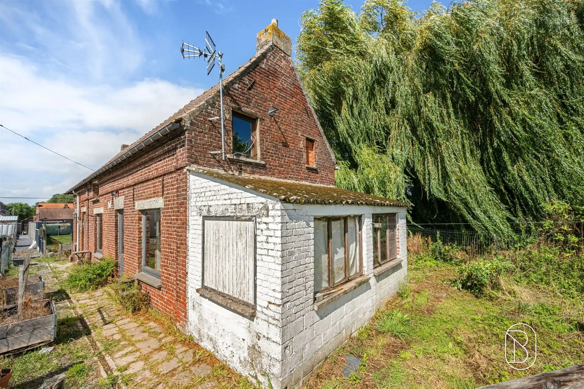 Volledig te renoveren woning, veel potentieel! foto 26