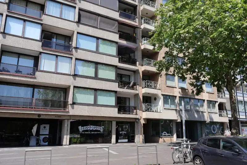 Ruim handelspand van 202m² op toplocatie in het centrum van Genk foto 19
