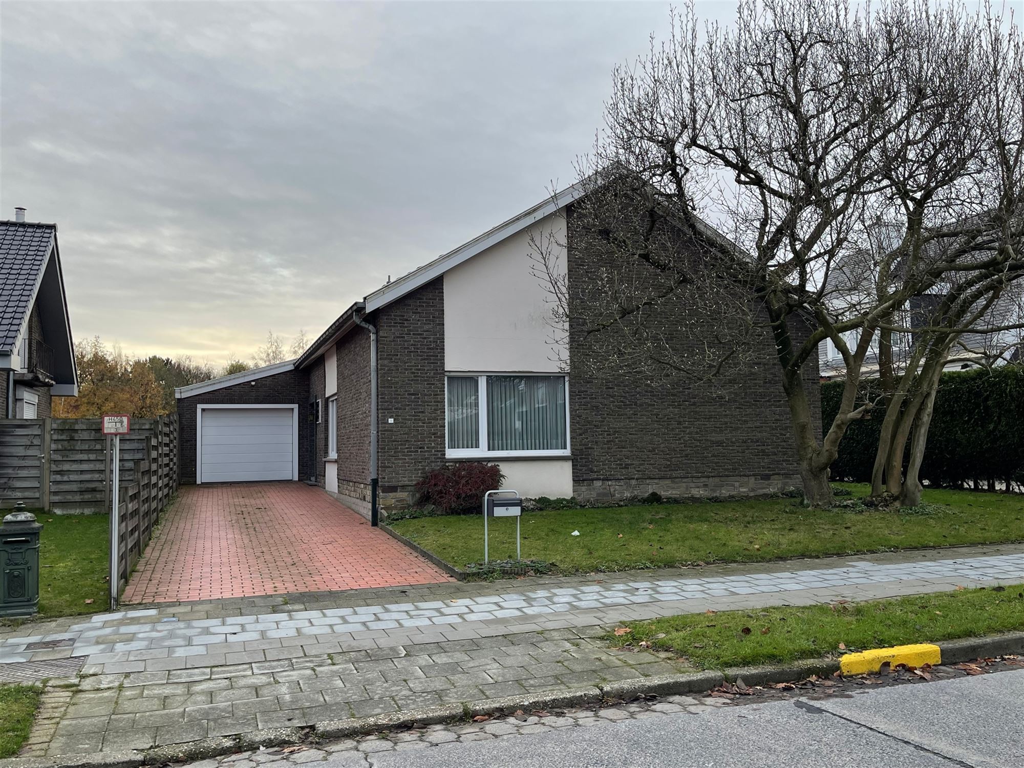 Villa foto {{pictureIndex}}