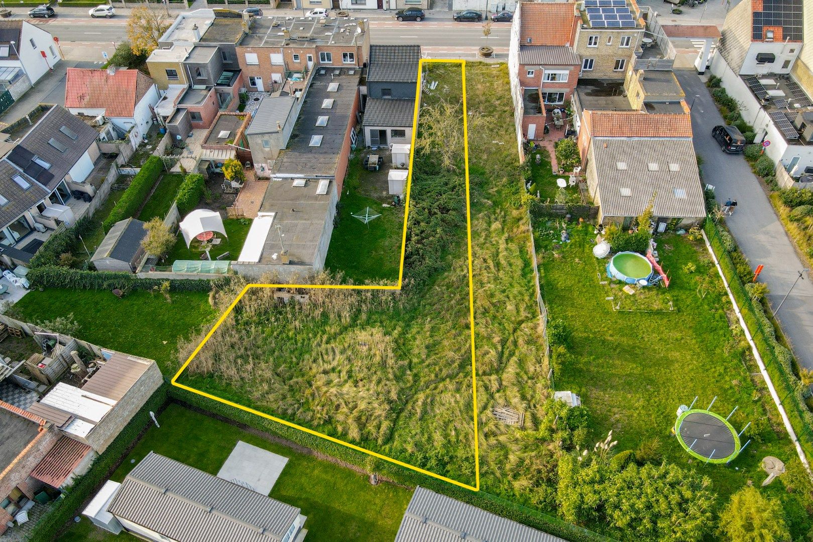 Perceel bouwgrond op ca 600 m² langs verbindingsweg tussen Middelkerke & Nieuwpoort foto {{pictureIndex}}