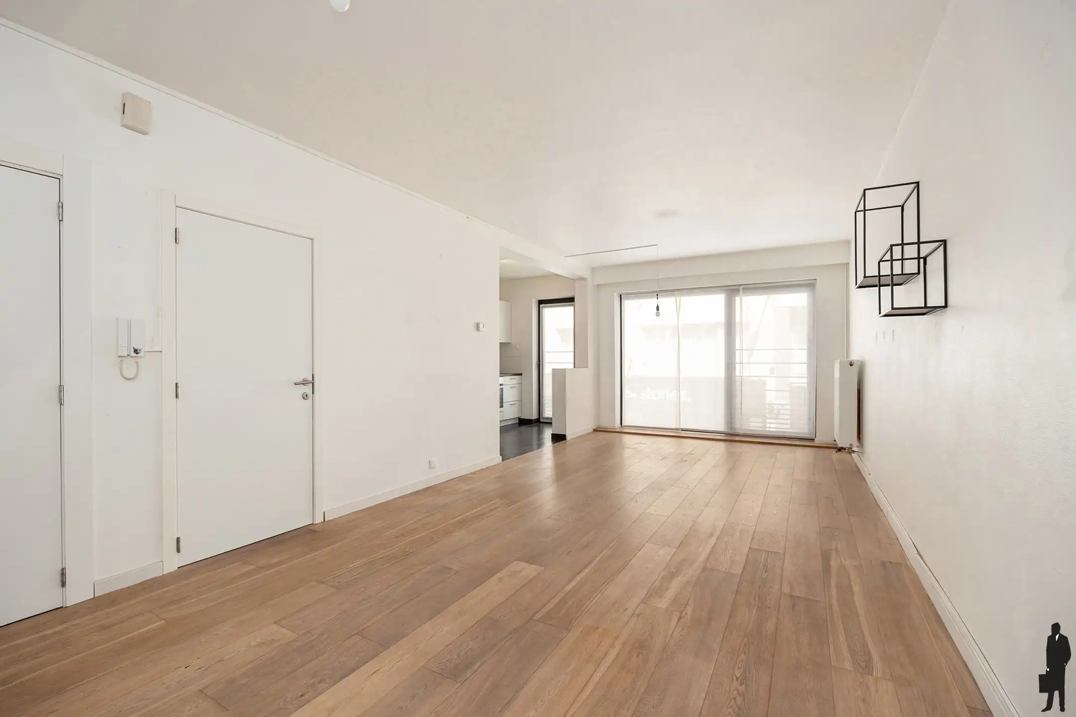 Gerenoveerd 1-slpkappartement met terras in hartje Beveren foto 4