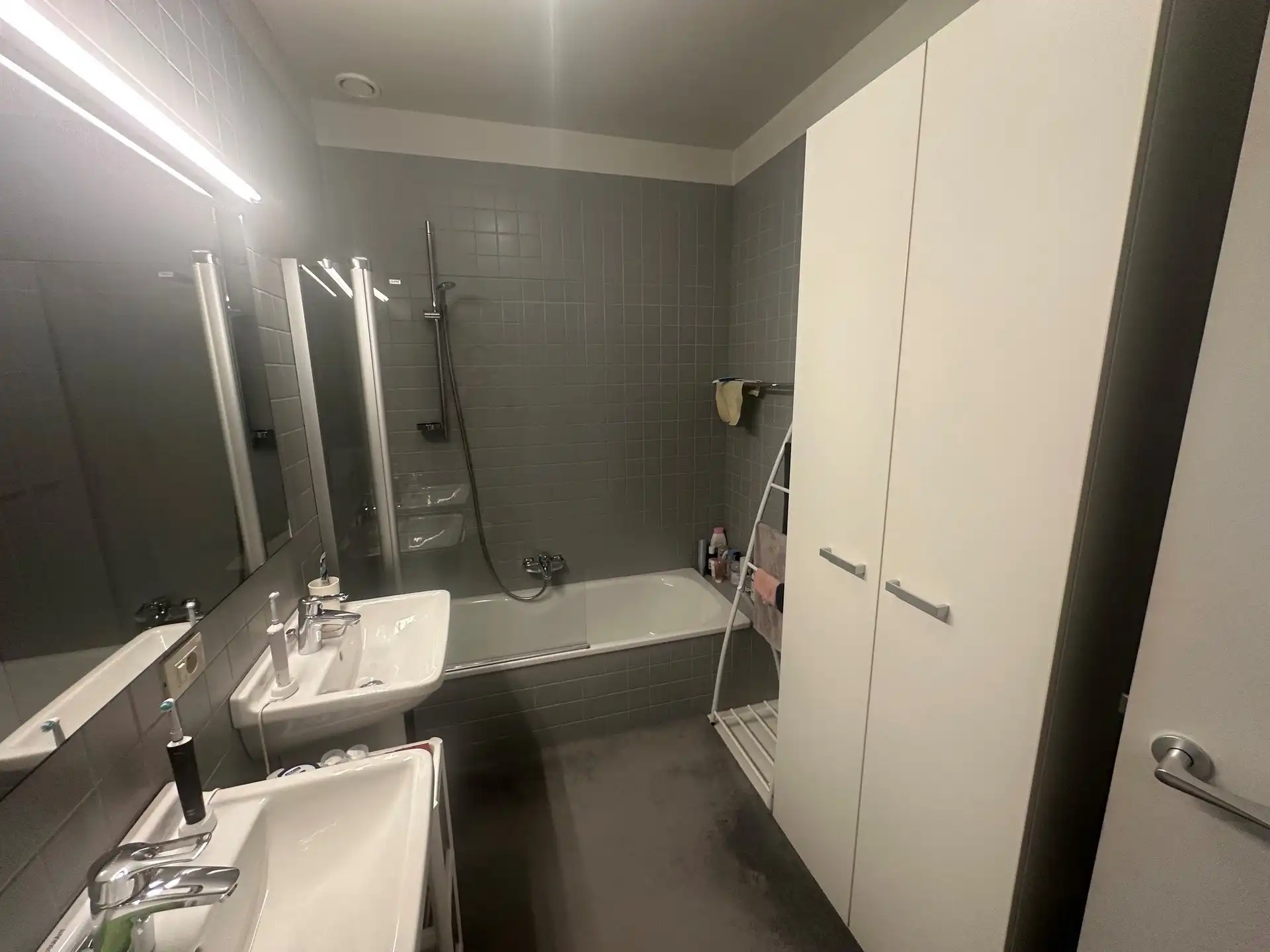 Exclusieve moderne woning met gemeenschappelijke binnentuin en ondergrondse autostaanplaats.  foto 13