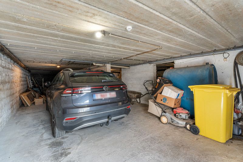 Gelijkvloerse woning met grote loods achteraan op 25are foto 33