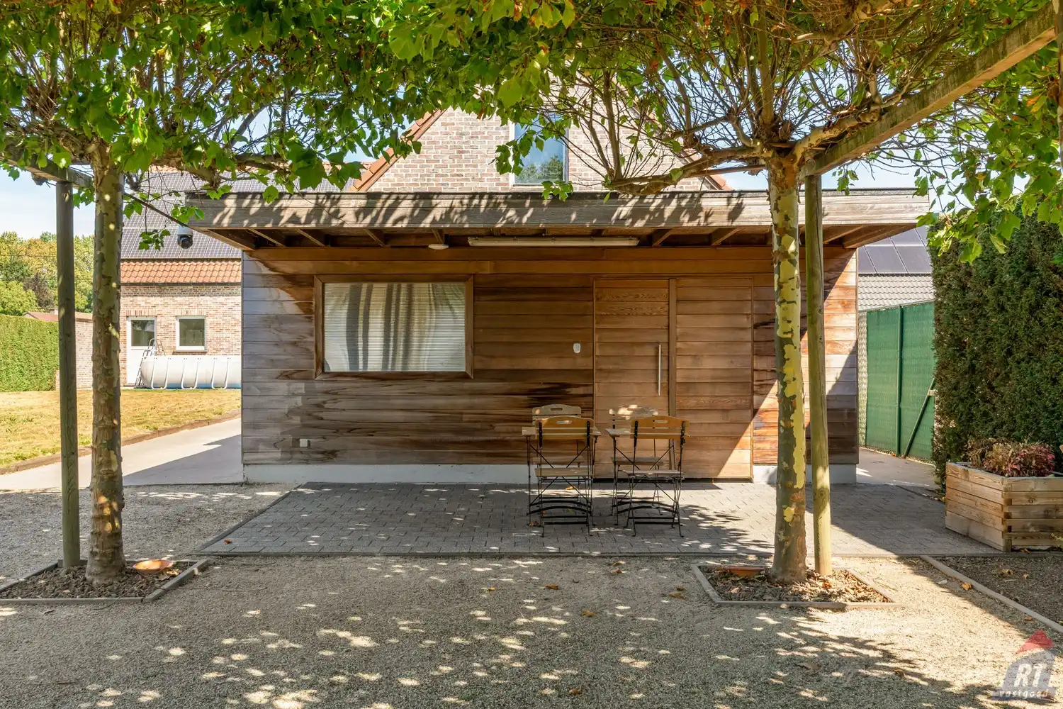 Zeer ruime, instapklare gezinswoning met  4 tot 5 slaapkamers foto 32