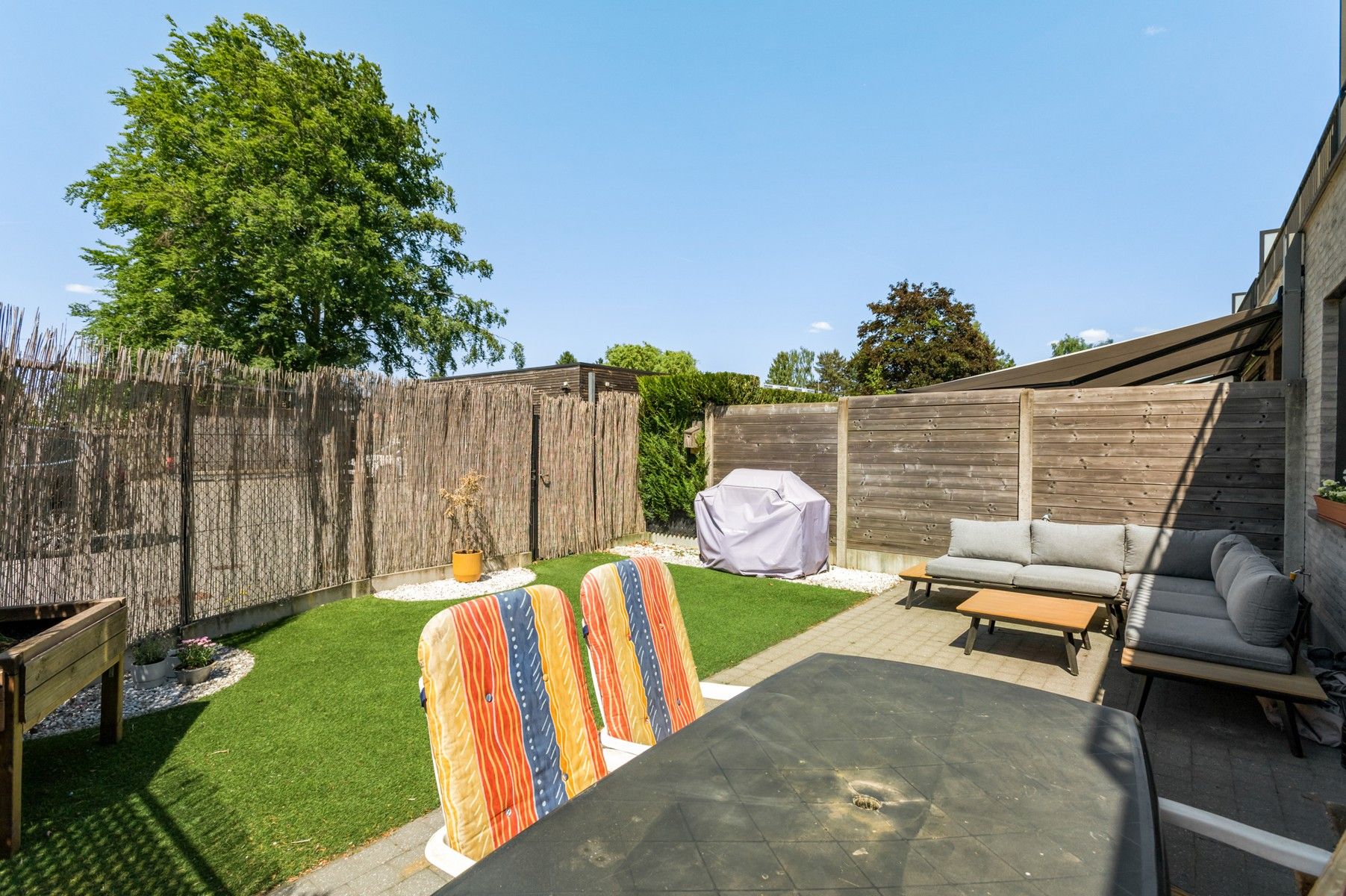 Instapklaar gelijkvloersappartement met tuin foto 12