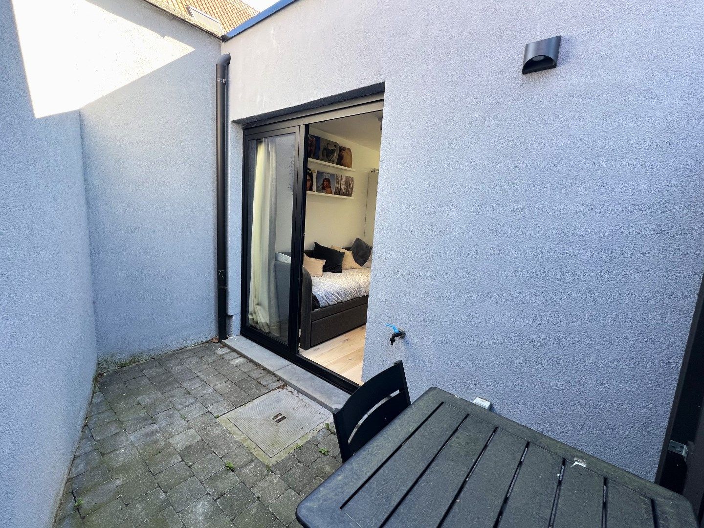 Volledig gerenoveerde en gemeubelde kamer met privé-sanitair in een kleinschalige residentie!  foto 11