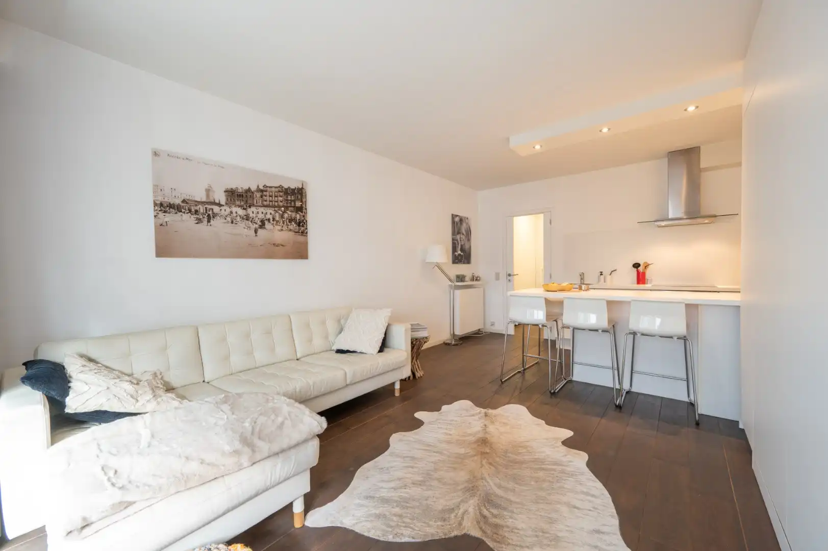 Aangename en knappe studio op een zéér centrale ligging tussen de Dumortierlaan en de Kustlaan foto 3